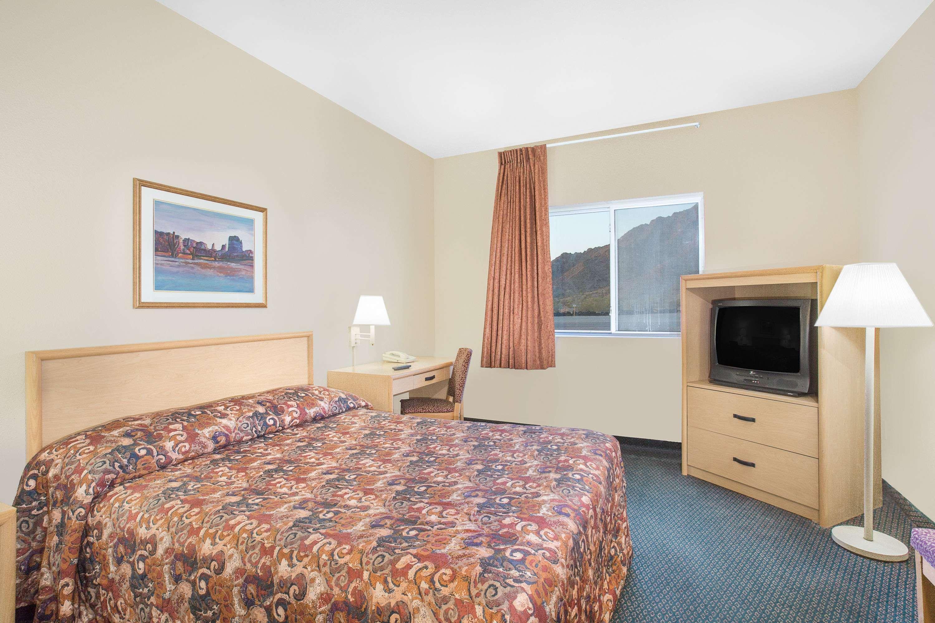 Super 8 By Wyndham Quartzsite Az Hotel Exterior photo