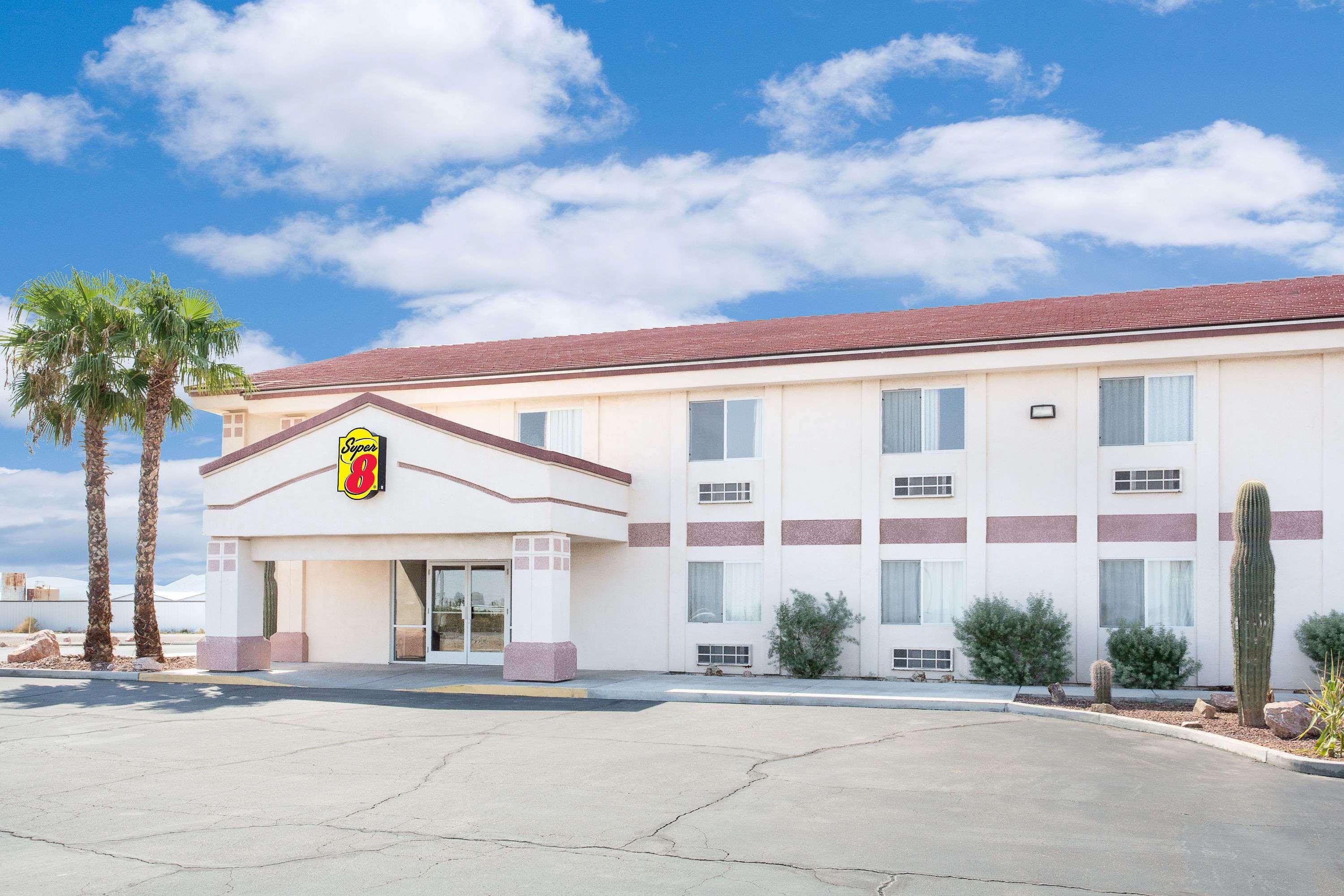 Super 8 By Wyndham Quartzsite Az Hotel Exterior photo