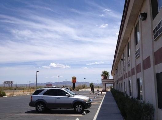 Super 8 By Wyndham Quartzsite Az Hotel Exterior photo